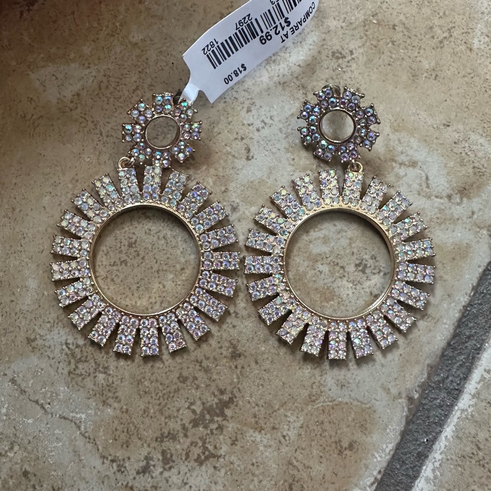 Jewelry - Picture 3 of 11